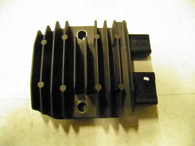 REGOLATORE DI TENSIONE USATO PER HONDA SW T 400