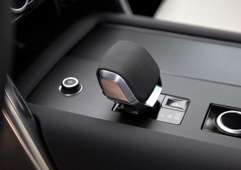 Land Rover Discovery (2016-->>) (16)