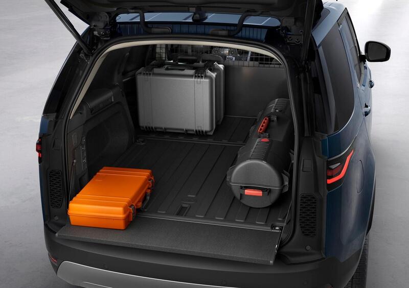 Land Rover Discovery (2016-->>) (14)