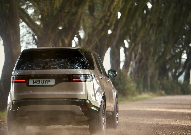 Land Rover Discovery (2016-->>) (8)