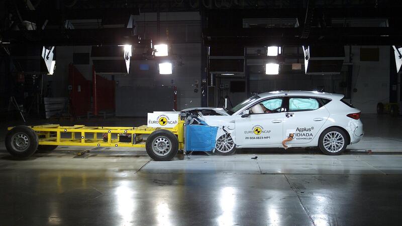 Test EuroNCAP, cinque stelle per A3, Sorento, Defender e Leon