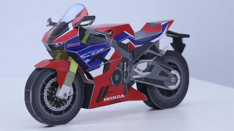 Regalatevi una Honda CBR1000RR-R... di carta!