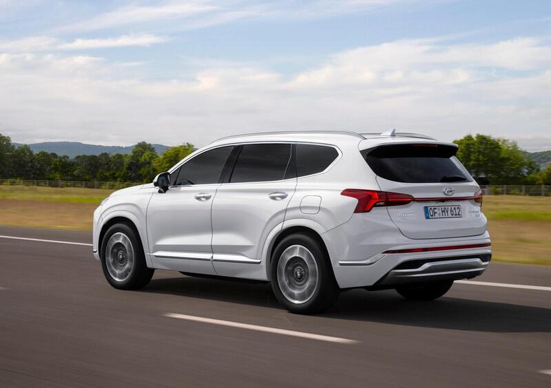 Hyundai Santa Fe (2018-22) (4)