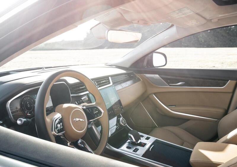 Jaguar XF (2015-24) (18)