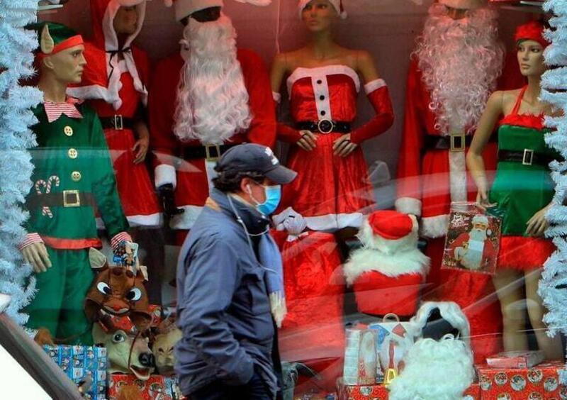 Ipotesi &quot;Zona rossa&quot; a Natale. Tutto chiuso nei festivi dal 24 dicembre al 6 gennaio