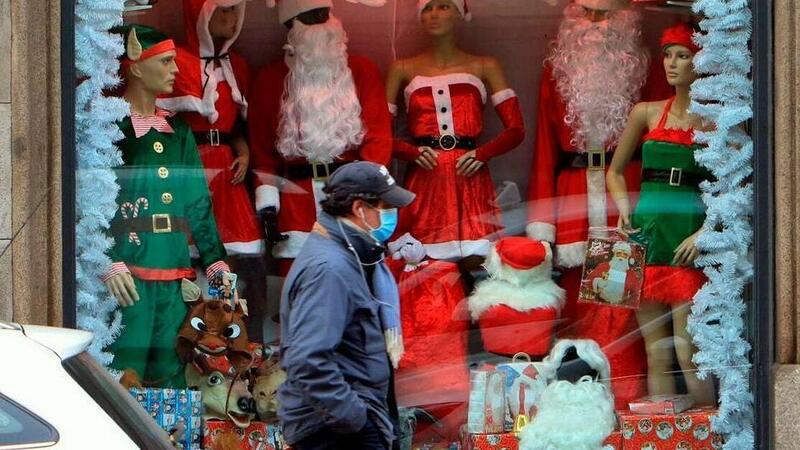 Ipotesi &quot;Zona rossa&quot; a Natale. Tutto chiuso nei festivi dal 24 dicembre al 6 gennaio