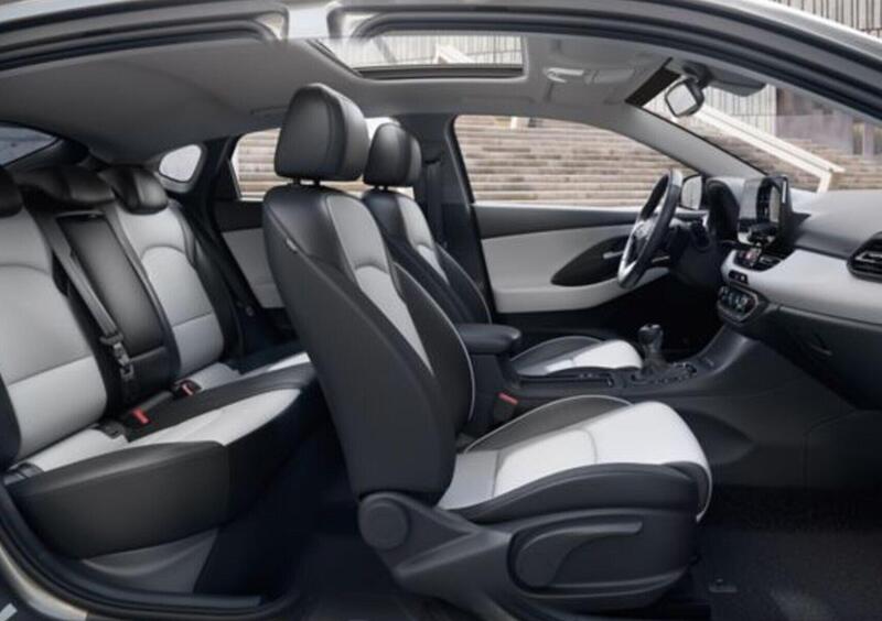 Hyundai i30 Station Wagon (2017-->>) (14)