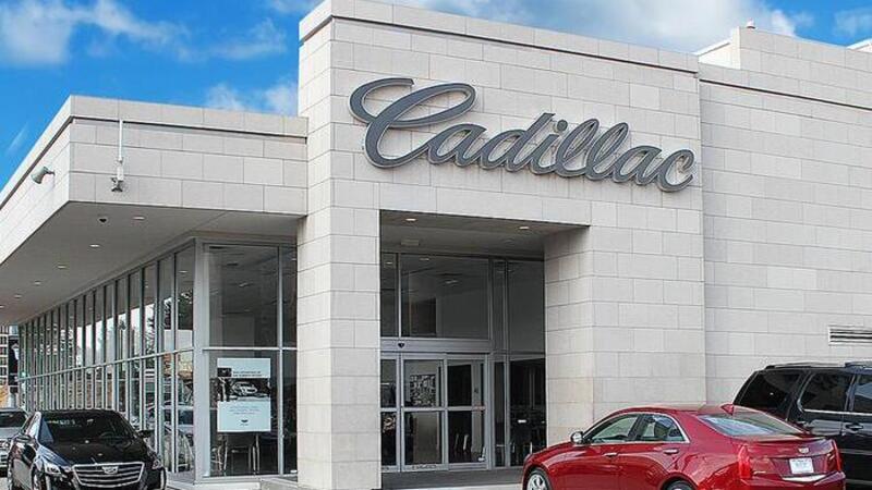 Cadillac, i concessionari USA bocciano l&#039;elettrico. Uno su cinque rimette il mandato