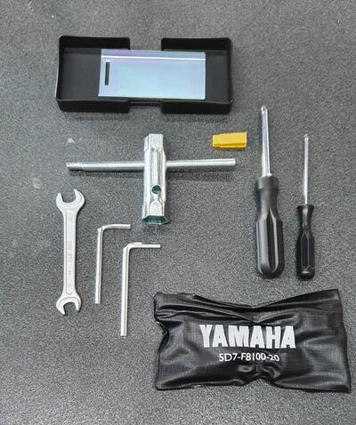 OOFFERTA!! CHIAVI ATTREZZI ORIGINALI YAMAHA MT125