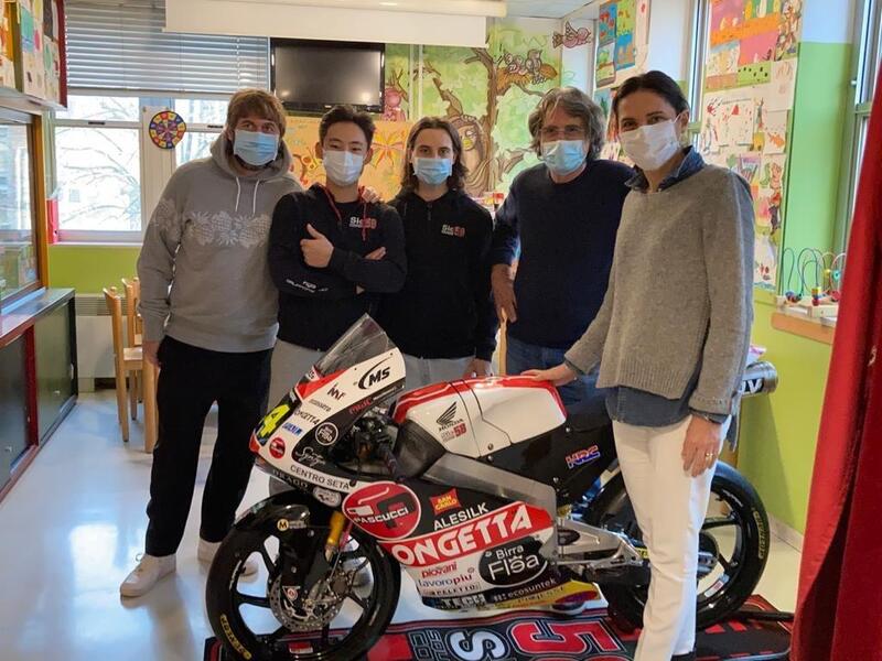 Il dono di Paolo Simoncelli e della SIC58 Squadra Corse ai bambini del Sant&rsquo;Orsola [FOTOGALLERY]