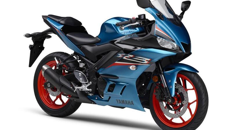 Yamaha YZF-R3, con il colore blu Cyan di tendenza