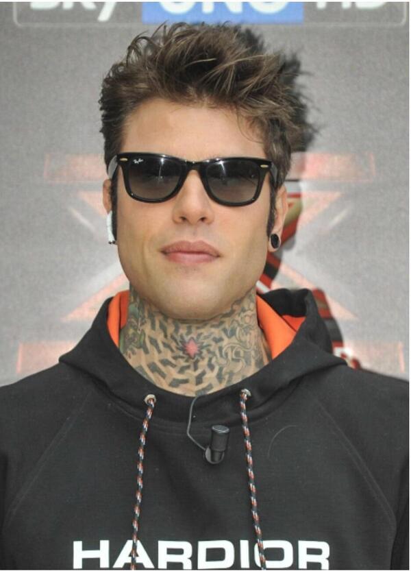 Fedez convince Fabio Volo. La beneficenza 4.0 &egrave; una questione generazionale