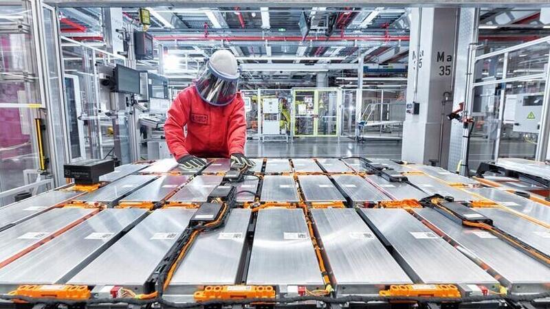 Oltre 28mila tonnellate di batterie per auto elettriche esauste. Le stime 2030