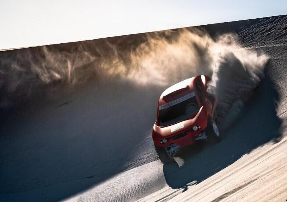 Sebastien Loeb alla Dakar con la Prodrive BRX Hunter: motore Ford GT e design Jaguar