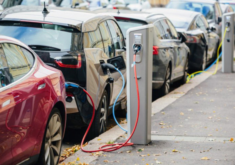 Auto elettriche e termiche allo stesso prezzo entro il 2024? 