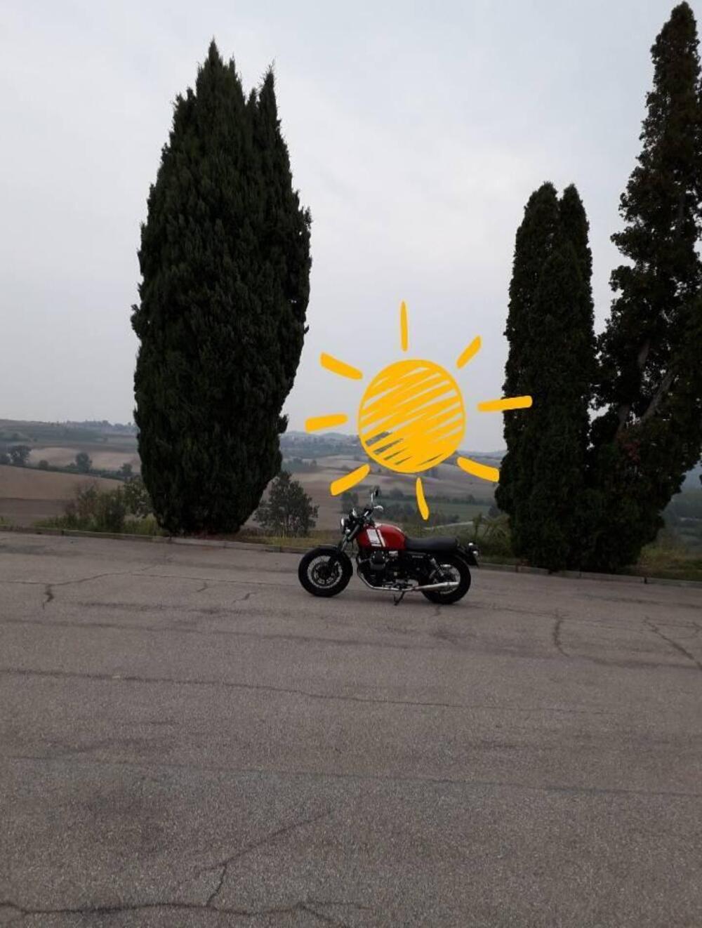 Moto Guzzi V7 II Special (2015 - 17) (2)