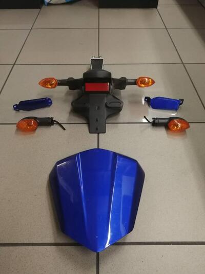 CODINO MONOPOSTO, PORTATARGA E FRECCE YAMAHA R6