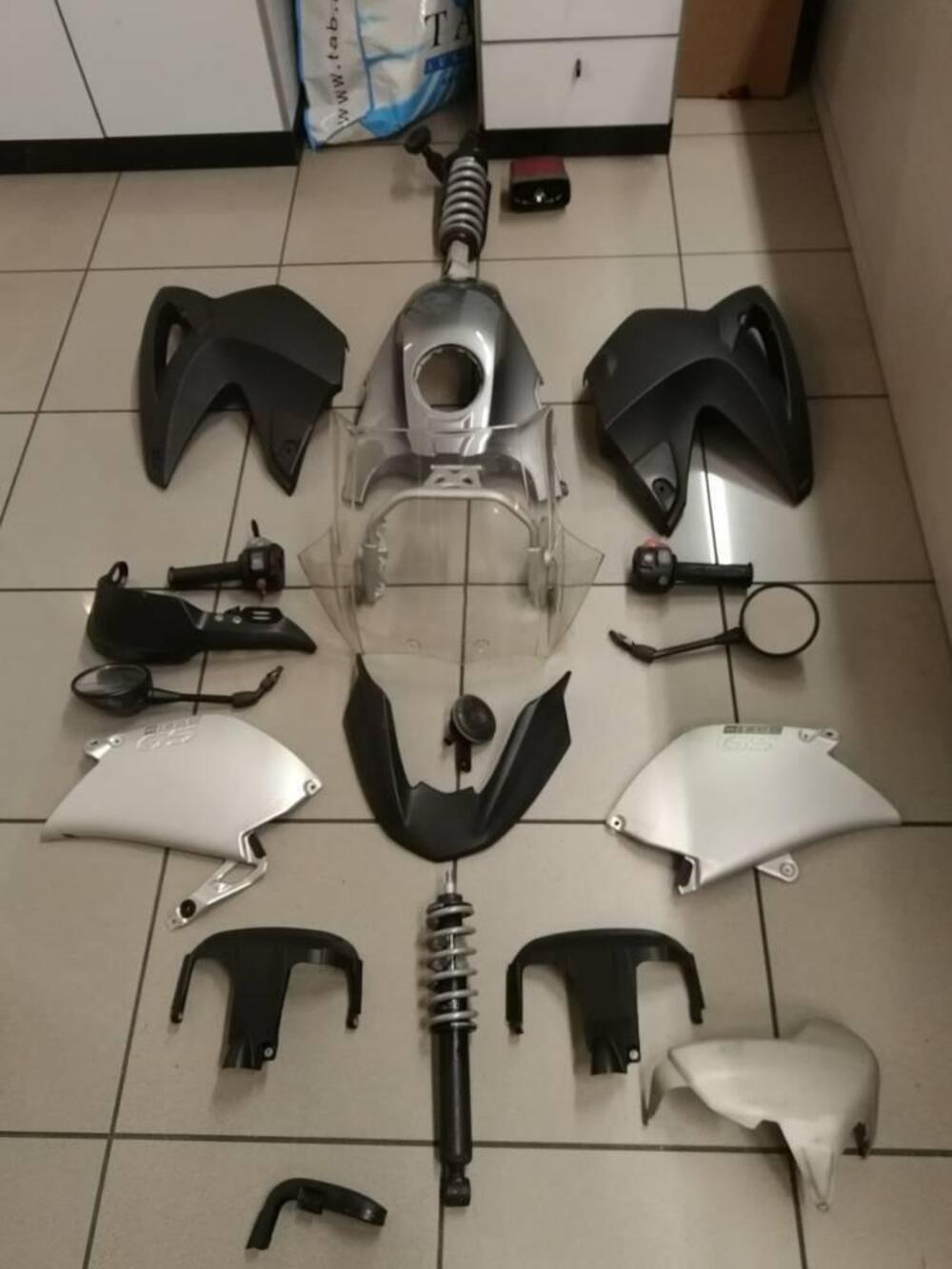 PEZZI VARI ORIGINALI BMW 1200 GS 2004/07