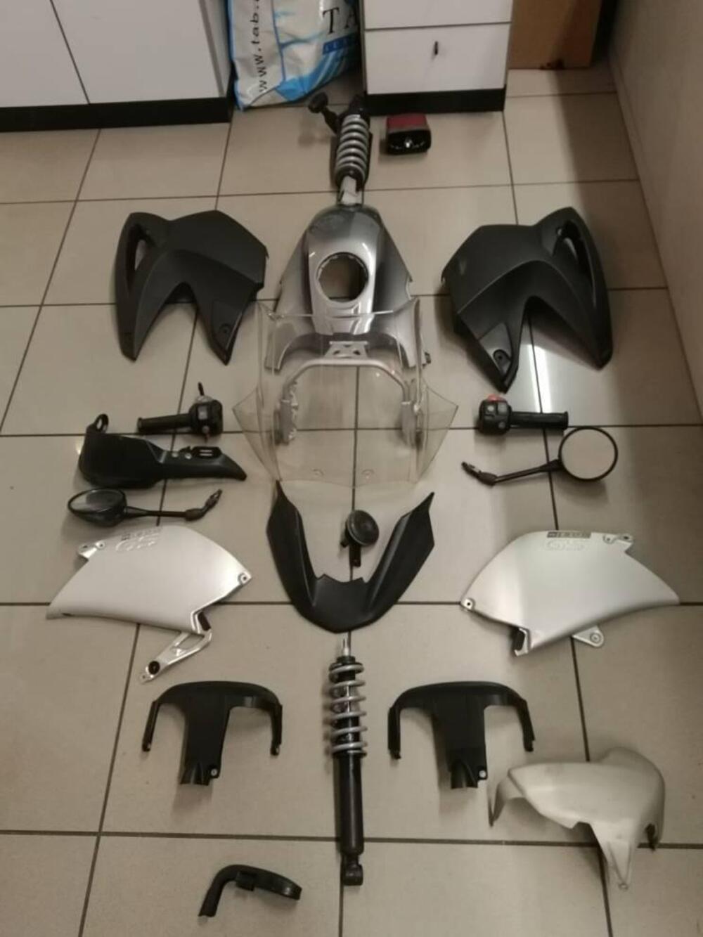 PEZZI VARI ORIGINALI BMW 1200 GS 2004/07 (2)