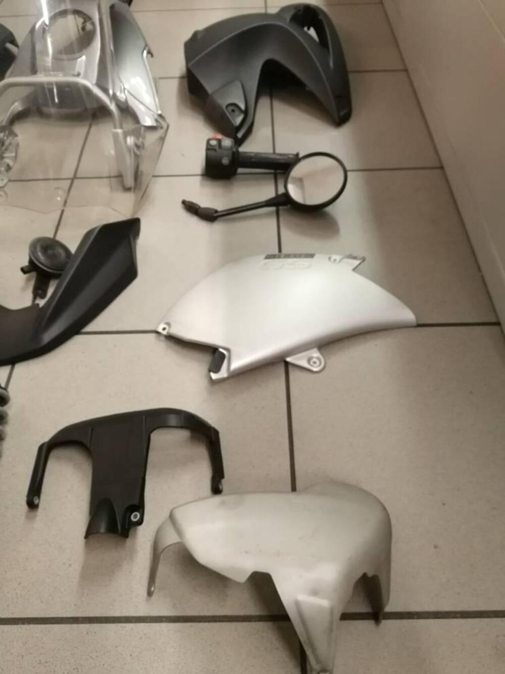 PEZZI VARI ORIGINALI BMW 1200 GS 2004/07 (3)