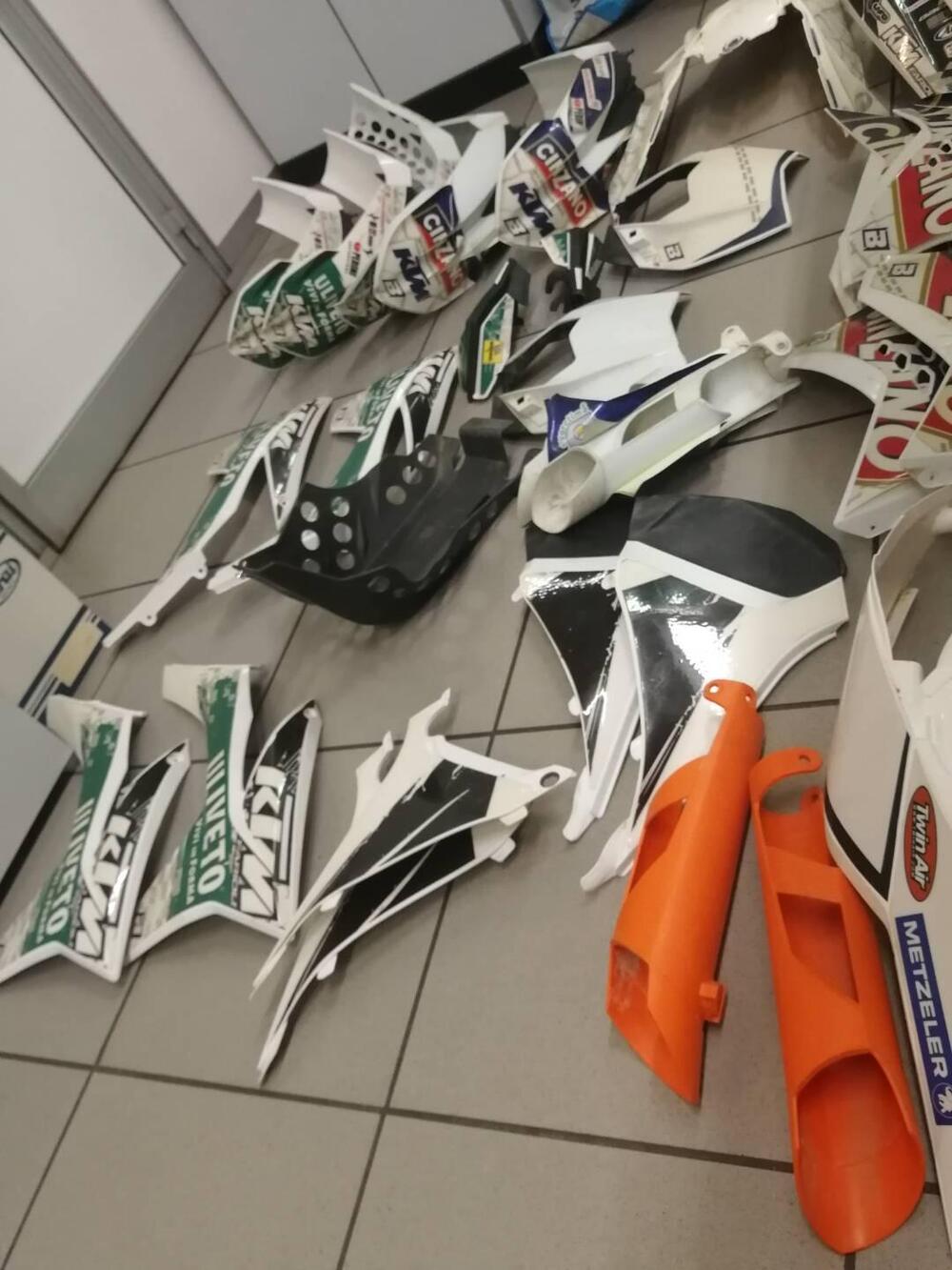 PEZZI VARI ORIGINALI KTM EXCF 250 (7)