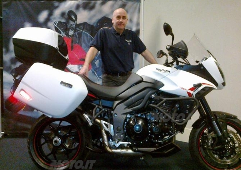 Triumph Tiger Sport. Svelato il prezzo. Intervista a Simon Warburton