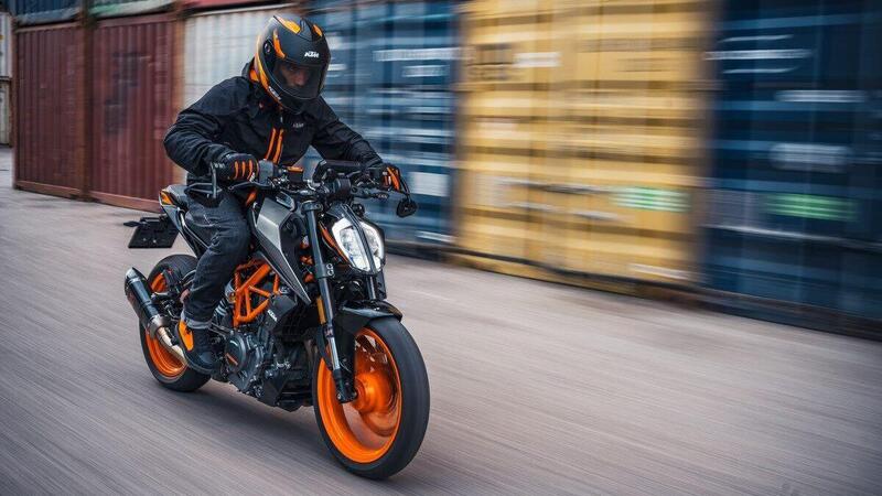 KTM 125 Duke e 390 Duke. Gli aggiornamenti per il 2021