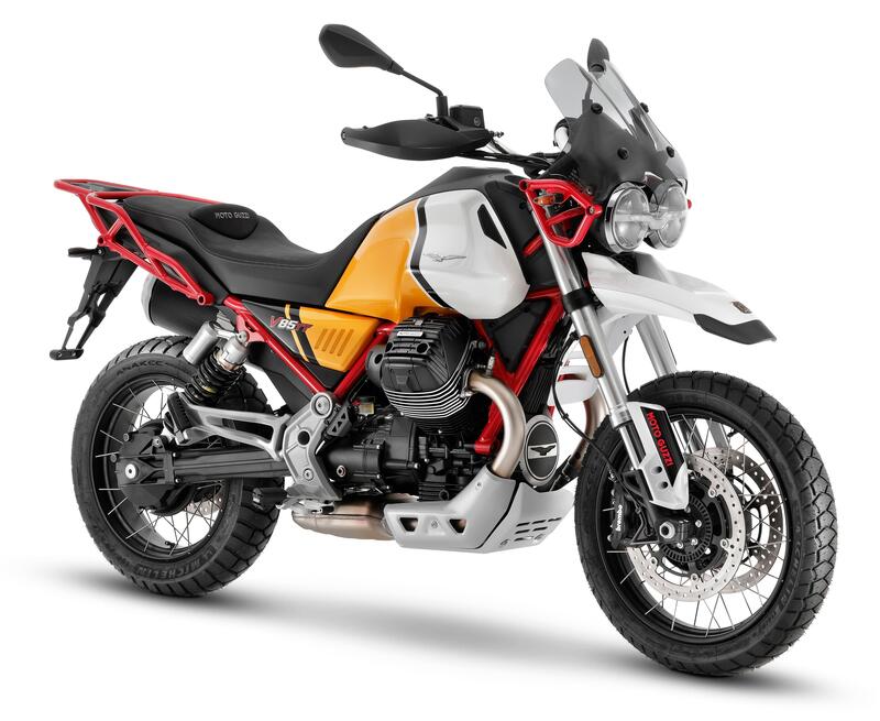 Moto Guzzi V85TT 2021. Arrivano i cerchi tubeless e altro ancora