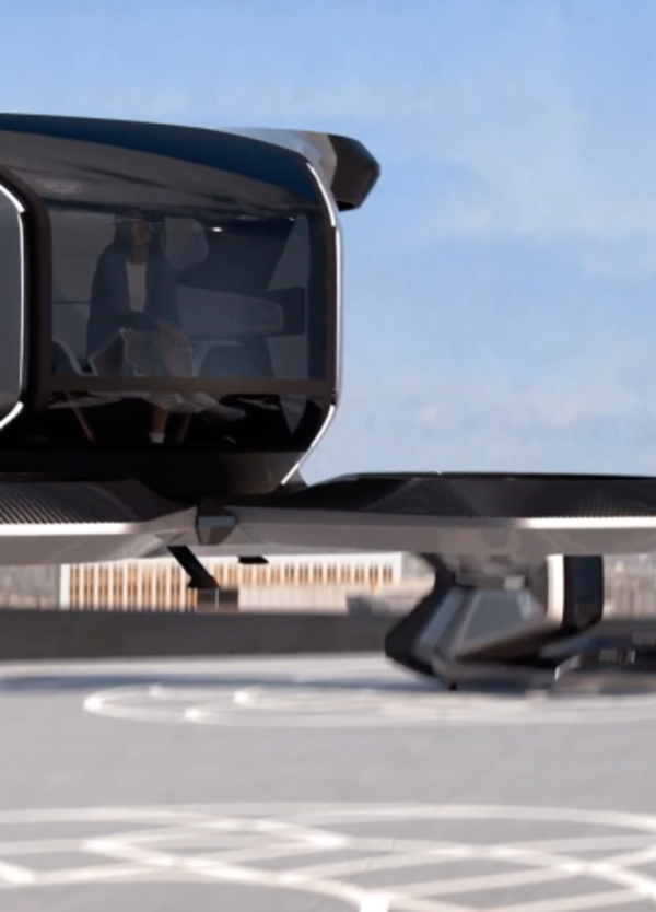 Guardate in cielo, arriva eVTOL: il taxi volante, a forma di drone, firmato Cadillac