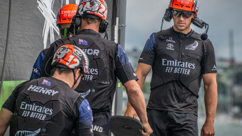 Oggi al via la Prada Cup: Dainese protegge Emirates e Luna Rossa