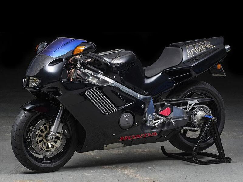 Honda NR 750 Nera? &quot;Rossa, per me, &egrave; molto meglio&quot;. Parola di Gix