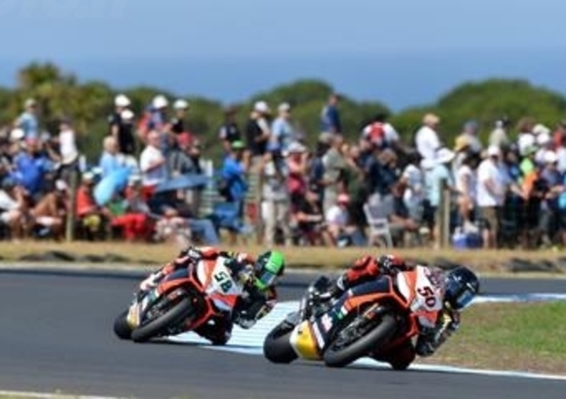 Guintoli vince gara 1 SBK a Phillip Island