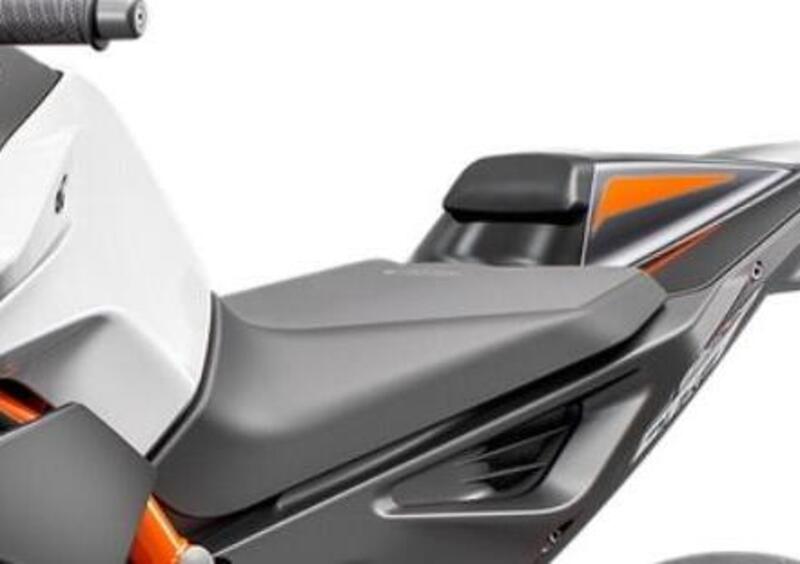 KTM 890 Duke 890 Duke R (2021) (7)