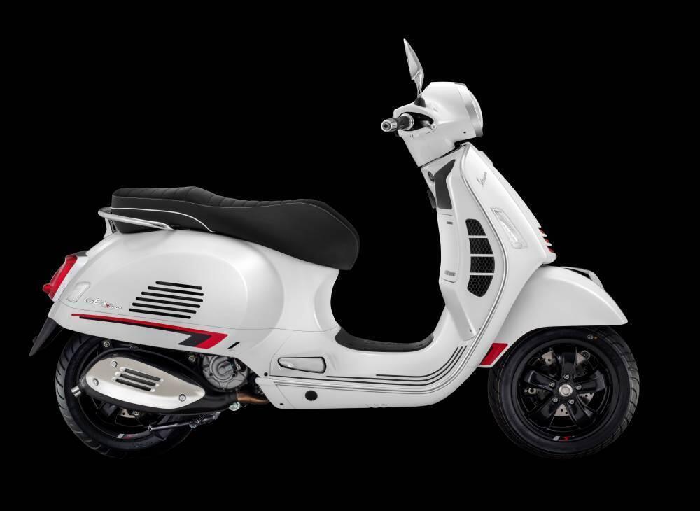 Vespa GTS 300 Super Sport (2023 - 24) (2)