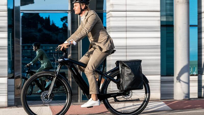 e-Omnia, il nuovo progetto eBike di Bianchi che mette in sella Nico Rosberg