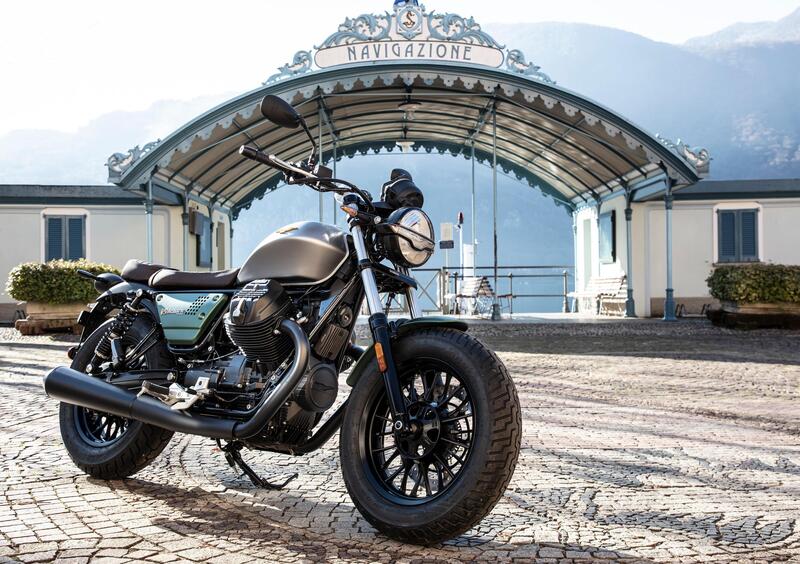 Moto Guzzi V9 V9 Bobber Centenario (2021 - 22) (12)