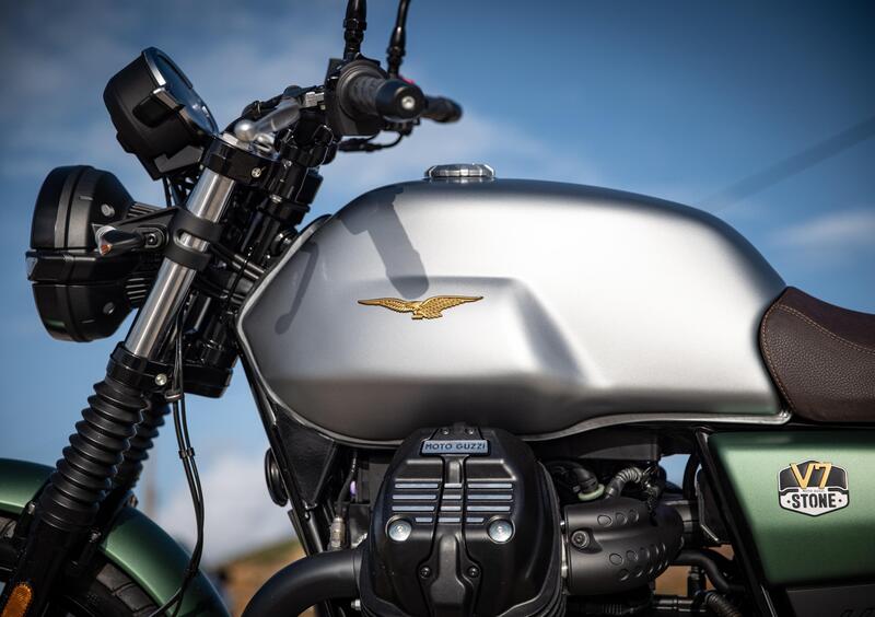Moto Guzzi V7 V7 Stone Centenario (2021 - 22) (8)