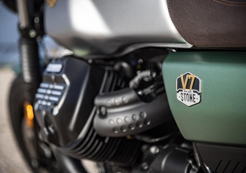 Moto Guzzi V7 V7 Stone Centenario (2021 - 22) (9)