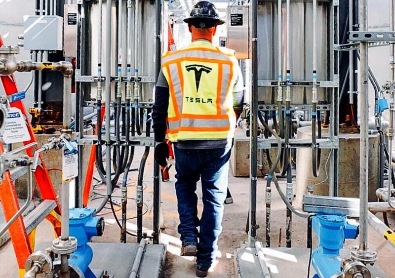 Tesla: primo s&igrave; per costruire batterie a Berlino 