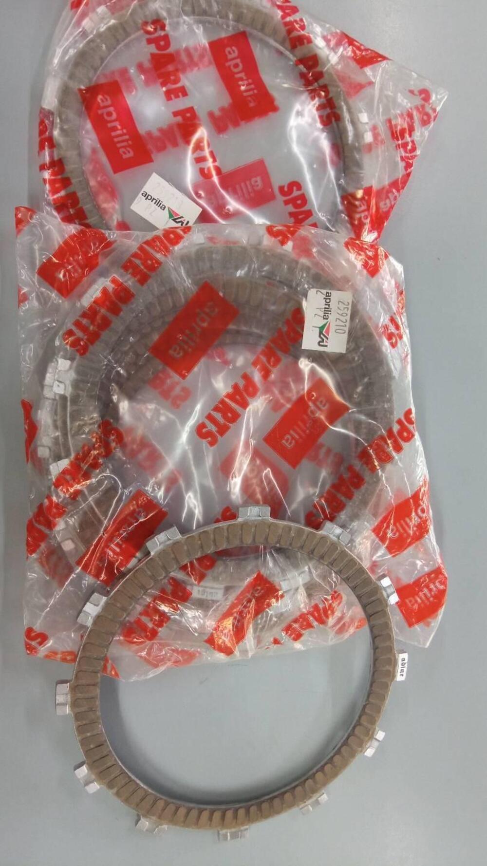 Dischi frizione Aprilia RSV 1000 (AP8106634)