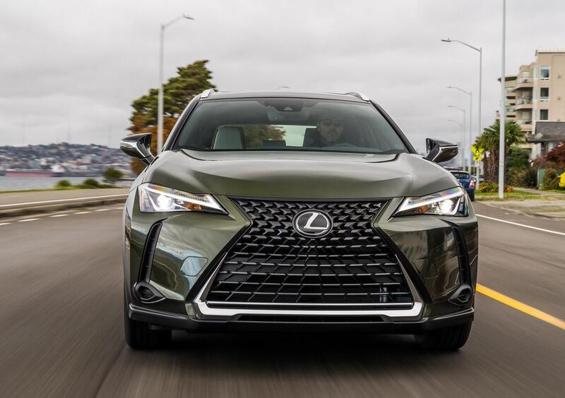 Lexus UX (2021-->>) (3)