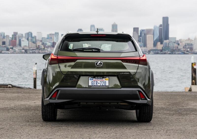 Lexus UX (2021-->>) (5)