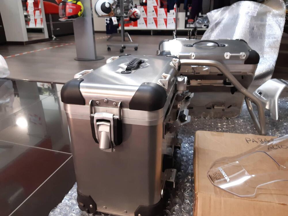 PACK AFRICA TWIN DESERT TRACK DCT Honda (3)