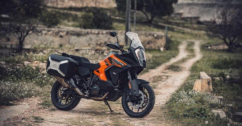 Nuova KTM 1290 Super Adventure S 2021: scheda tecnica, foto e dati
