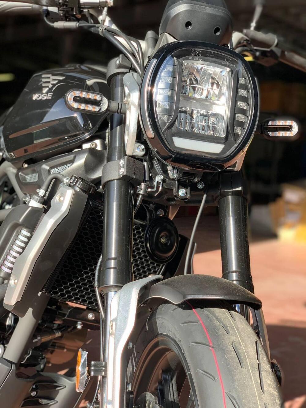 Voge Trofeo 300AC (2021 - 25) (2)