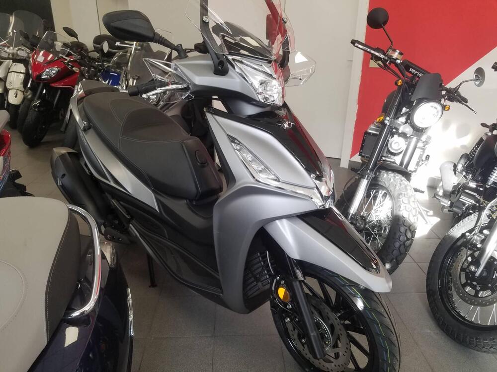 Kymco Agility 300i (2021 - 25) (6)