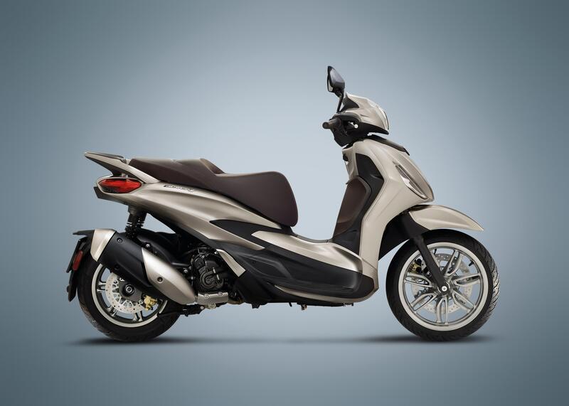 Nuovi Piaggio Beverly 300 e 400 Hpe: prezzi e disponibilit&agrave;