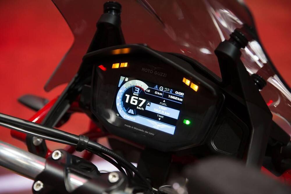 Moto Guzzi V85 TT (2024 - 25) (10)