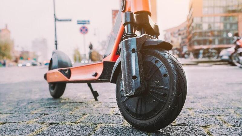 A Firenze &egrave; obbligatorio il casco sui monopattini elettrici