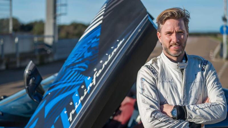 Nick Heidfeld in pista a Nard&ograve; con la Pininfarina Battista